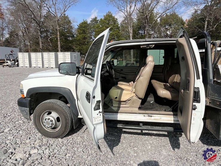 2002-chevrolet-silverado-3500-image-55