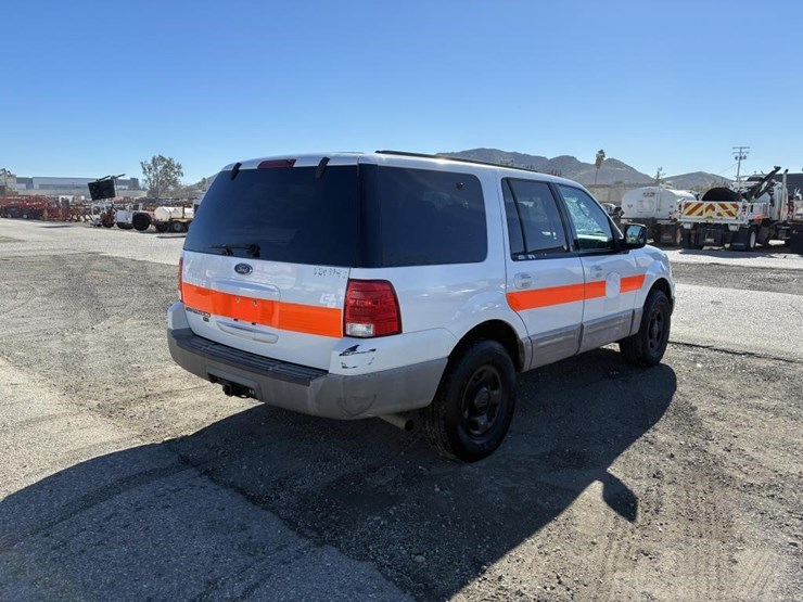 2003-ford-expedition-xlt-image-3