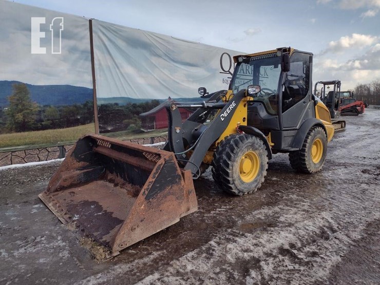 2021-deere-304l-image-30