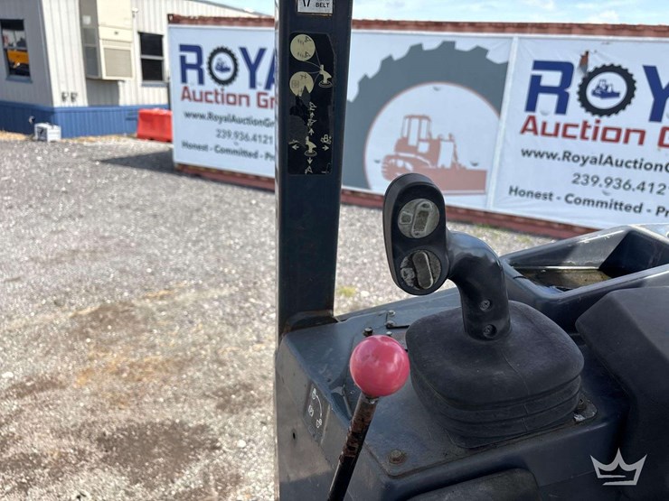 2014-deere-650k-image-9