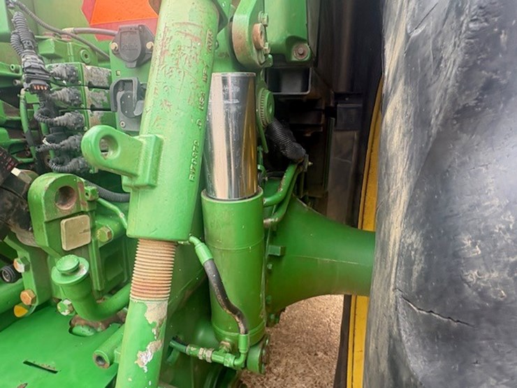 john-deere-8320r-image-22