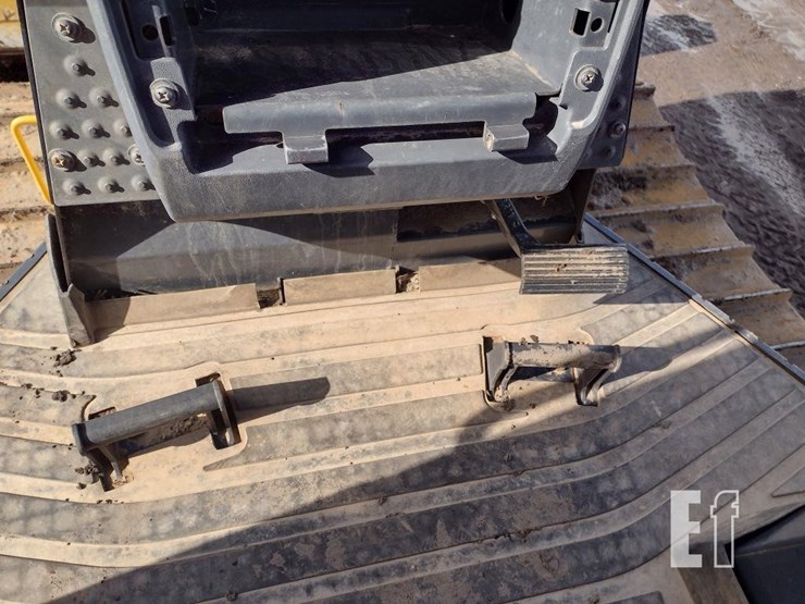 2020-deere-450k-image-8