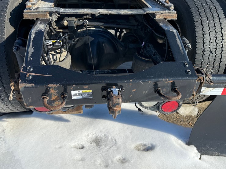 2016-peterbilt-579-image-7