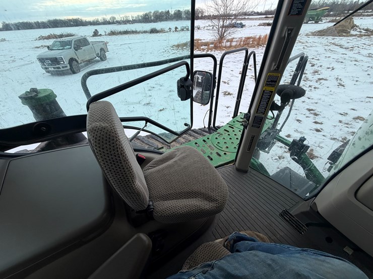 2015-john-deere-8370rt-image-22