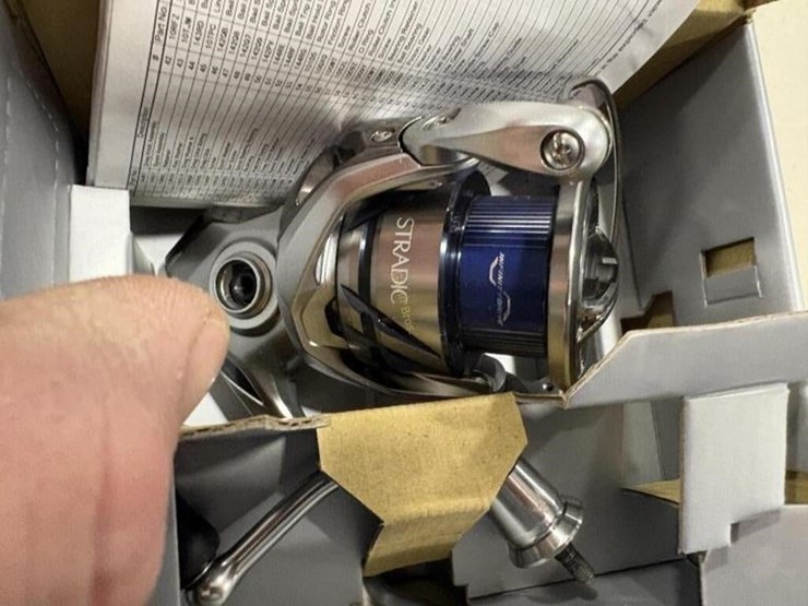 shimano-stradic-2500-hg-fishing-reel-image-6