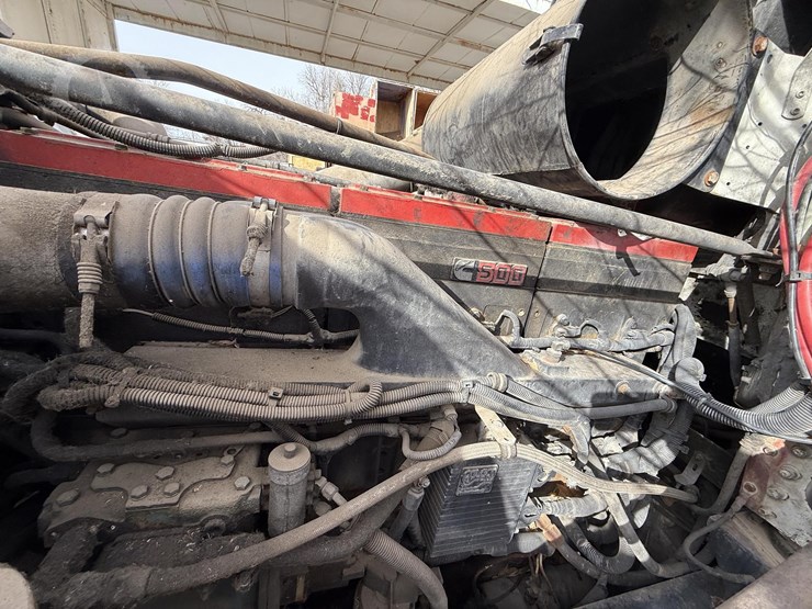 1997-freightliner-fld120-image-40