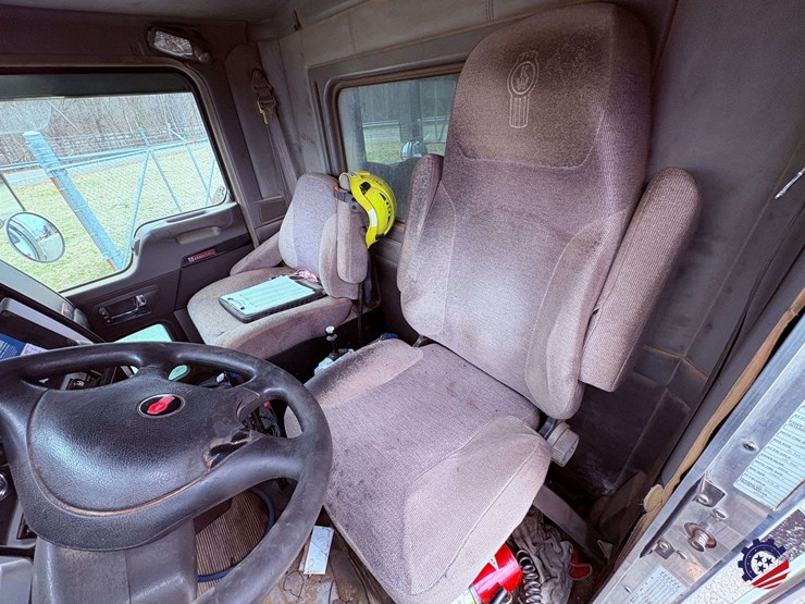 2016-kenworth-t800-image-73