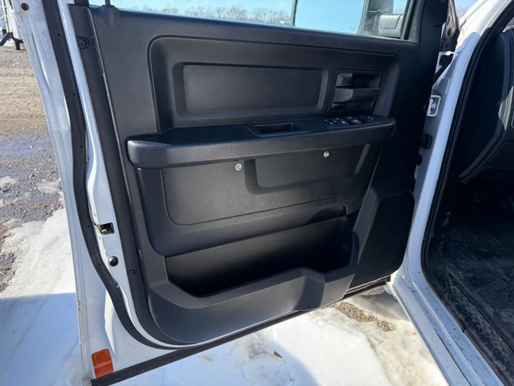 2019-dodge-1500-image-32