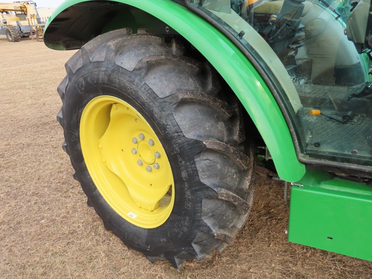 2022-john-deere-5055e-image-6