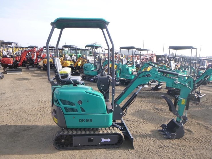 2025-agt-qk16r-hydraulic-excavator-image-7