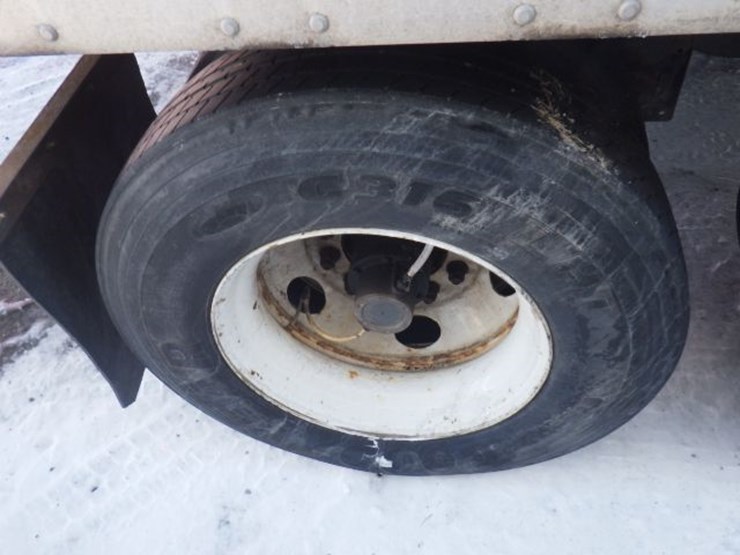 2016-great-dane-van-image-13