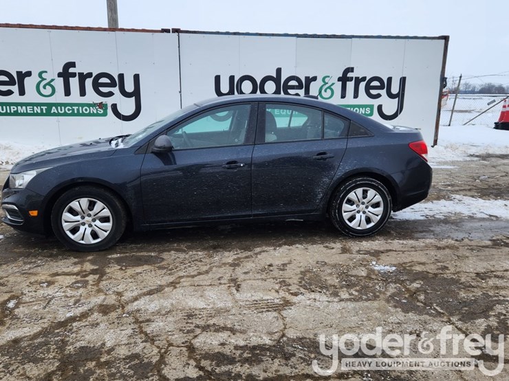 2016-chevrolet-cruze-image-3