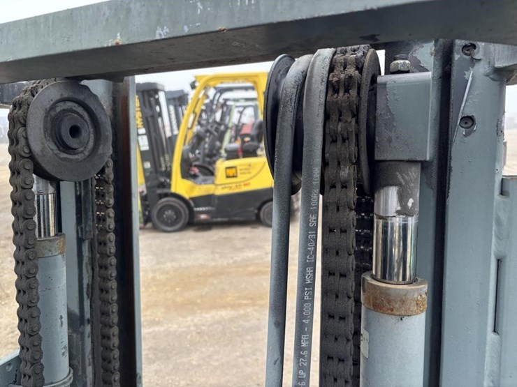 2005-nissan-mcpl02a25lv-image-14