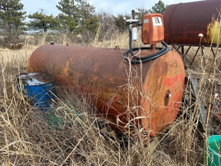2-fuel-tanks-&-scrap-iron-image-2