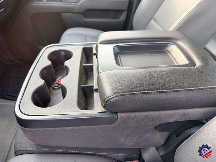 2015-chevrolet-silverado-3500hd-image-34