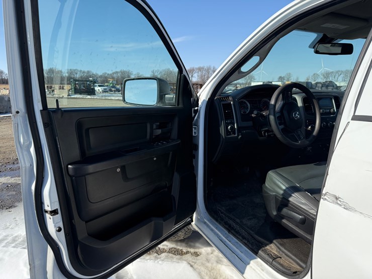 2019-dodge-1500-image-31