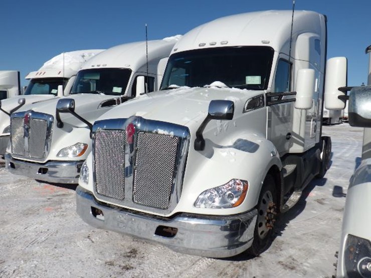 2020-kenworth-t680-image-1