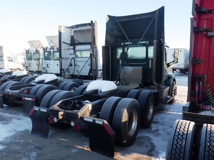 2017-peterbilt-579-image-8