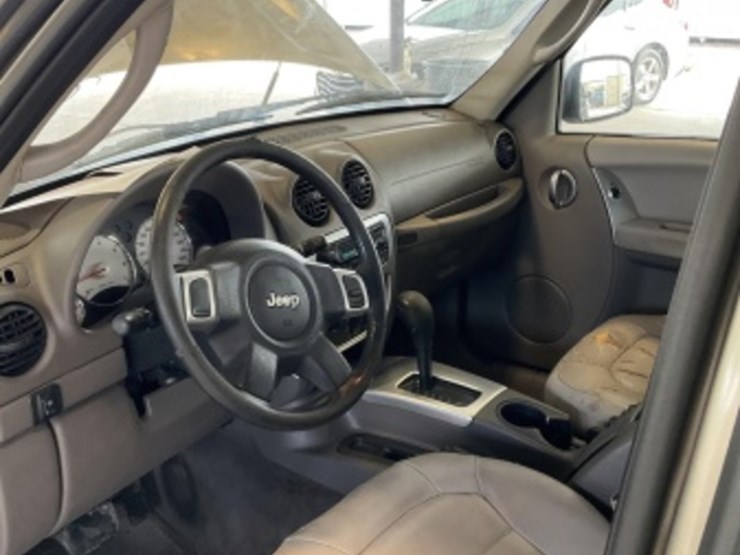 2004-jeep-liberty-image-21