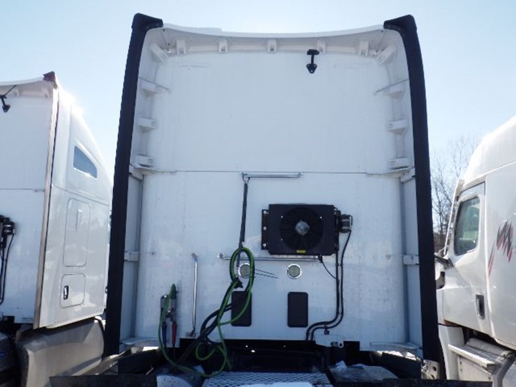 2020-kenworth-t680-image-13