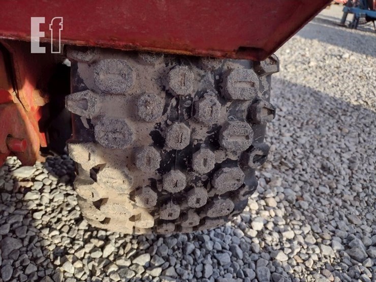 ventrac-3400l-lawn-mower-w/blade-&-broom-image-22