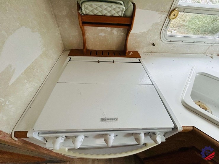 2003-forest-river-wildcat-28rk-t/a-camper-gooseneck-trailer-image-100