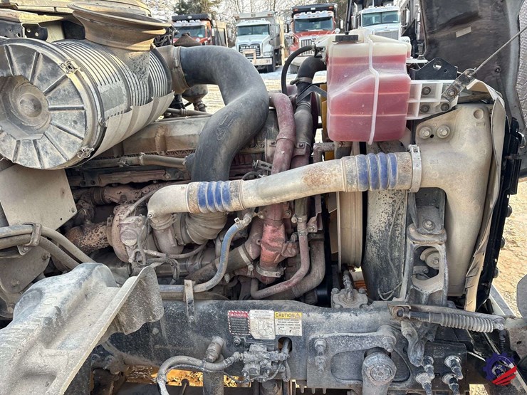 2017-mack-granite-gu713-image-42