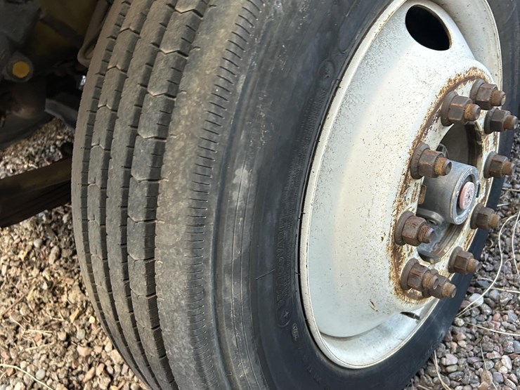 2001-international-4700-image-40