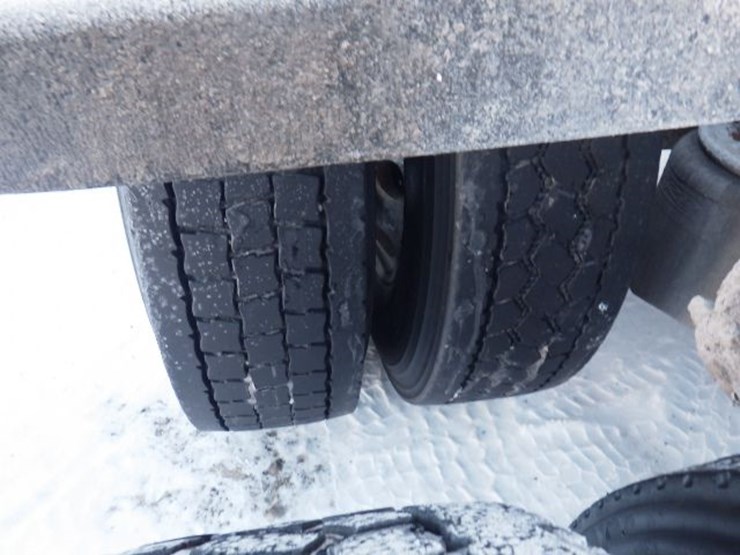 2014-peterbilt-386-image-15