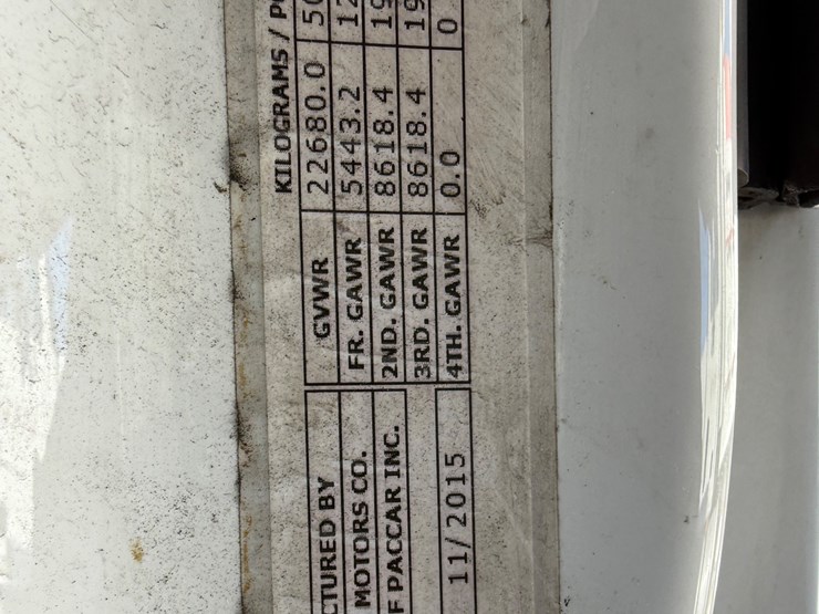 2016-peterbilt-579-image-48