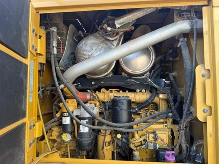 2023-caterpillar-140gc-image-21