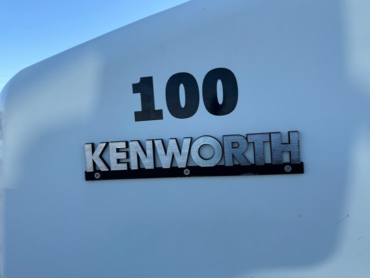 2010-kenworth-t800-image-19