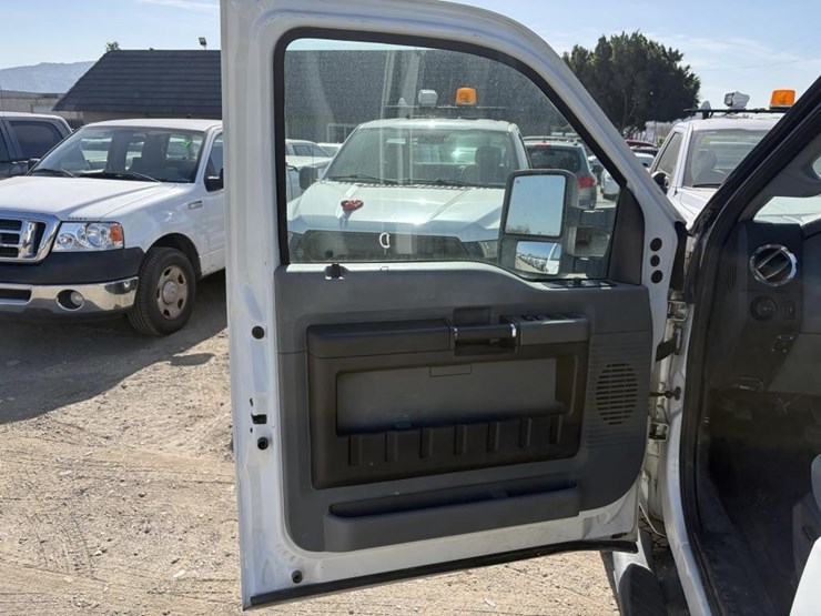 2011-ford-f250-image-10