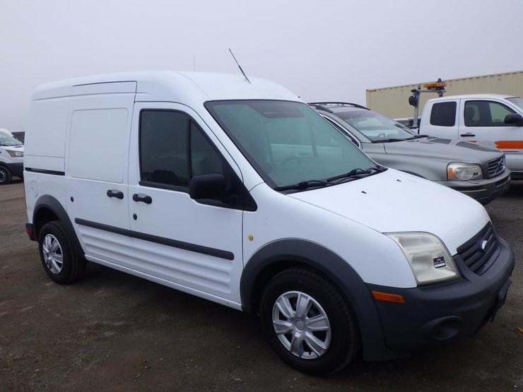 2010-ford-transit-connect-image-2
