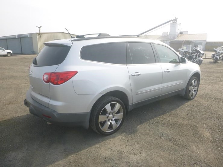 2012-chevrolet-traverse-image-3