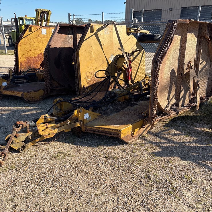 #32758 • WOODS 15FT BATWING CUTTER