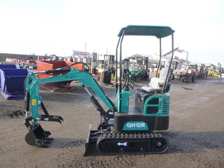 agt-qh12r-hydraulic-excavator-image-5