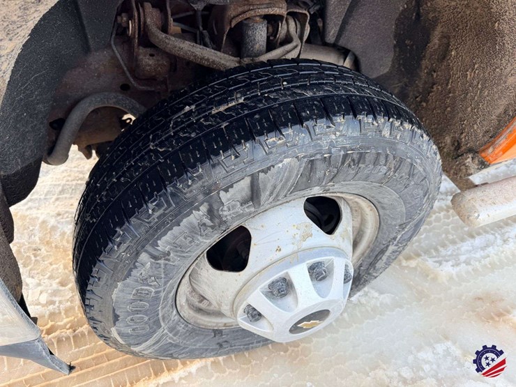 2015-chevrolet-silverado-3500hd-image-10