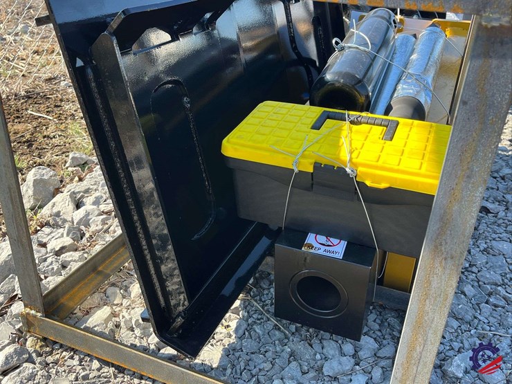 2026-agt-sshh680-skid-steer-breaker-attachment-image-9