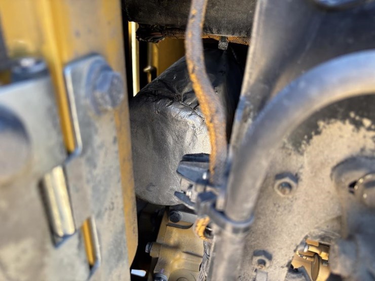 2022-caterpillar-303.5-image-51