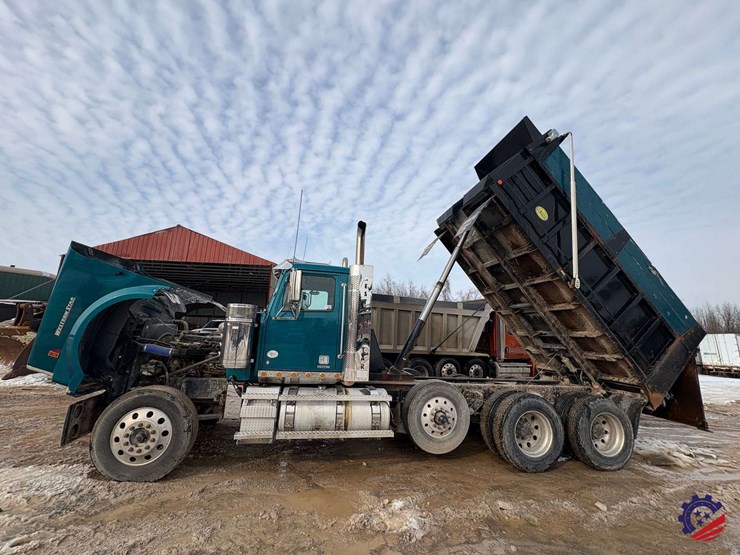 2021-western-star-4900ex-image-86