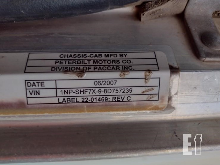 2008-peterbilt-365-image-5