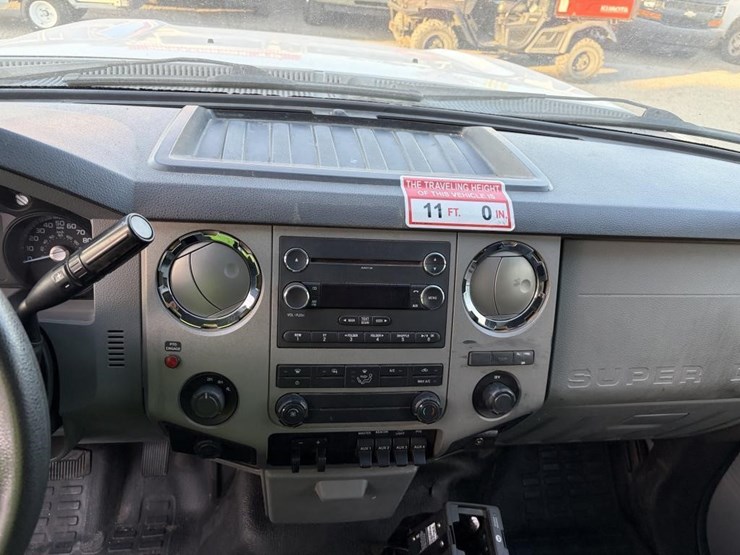 2011-ford-f550-image-12