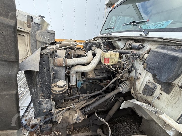 2000-international-4700-image-11