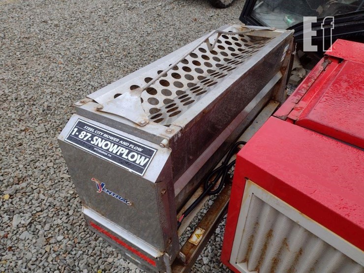 ventrac-3400l-lawn-mower-w/broom-image-31