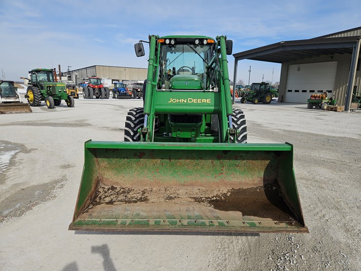 2003-john-deere-7420-image-2