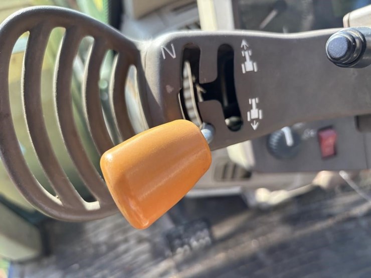 2005-john-deere-7220-image-28