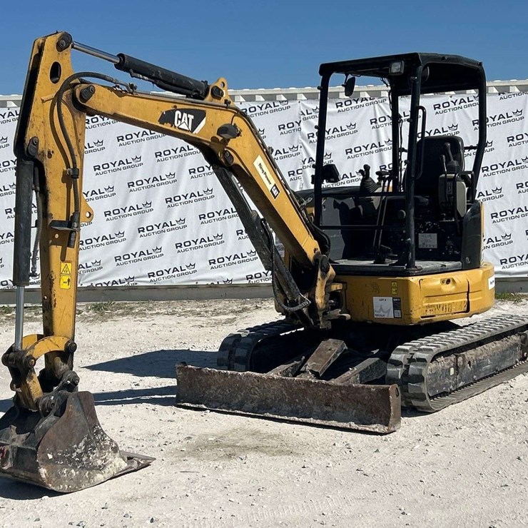 2015 CATERPILLAR 303