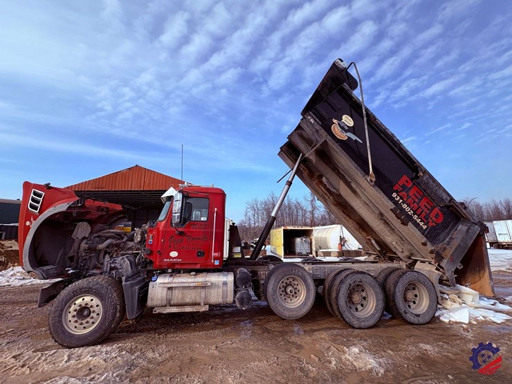 2017-mack-granite-gu713-image-74