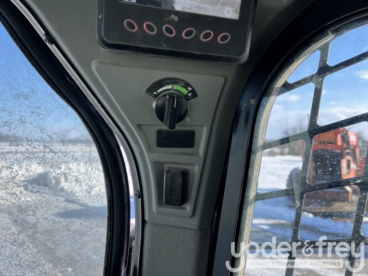 2023-caterpillar-259d3-image-25